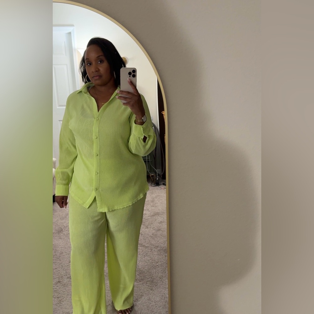 Chic Lime Two-Piece 💚 Elevated Lounge Glam Vibes